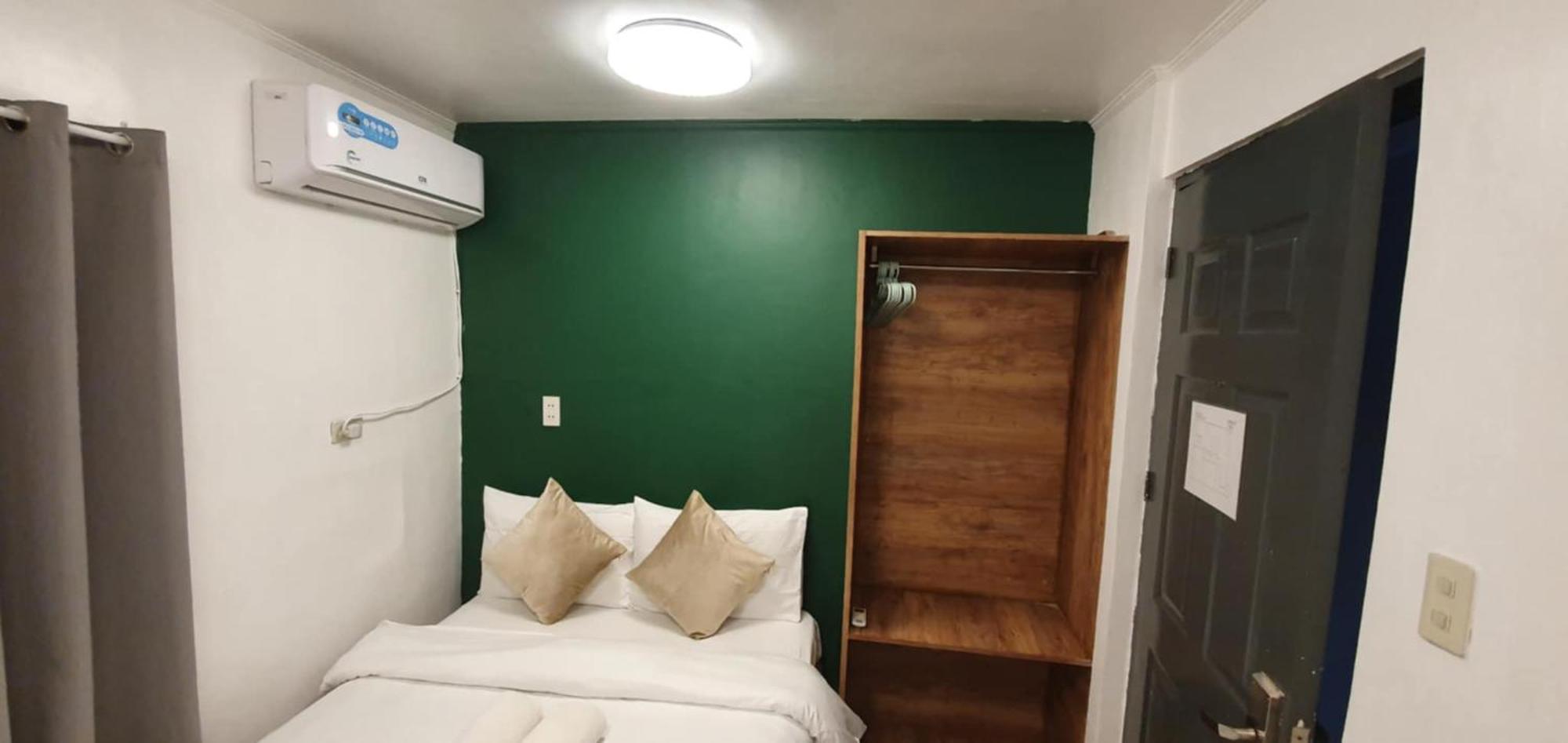 Aj Tourist Inn Coron Exterior foto